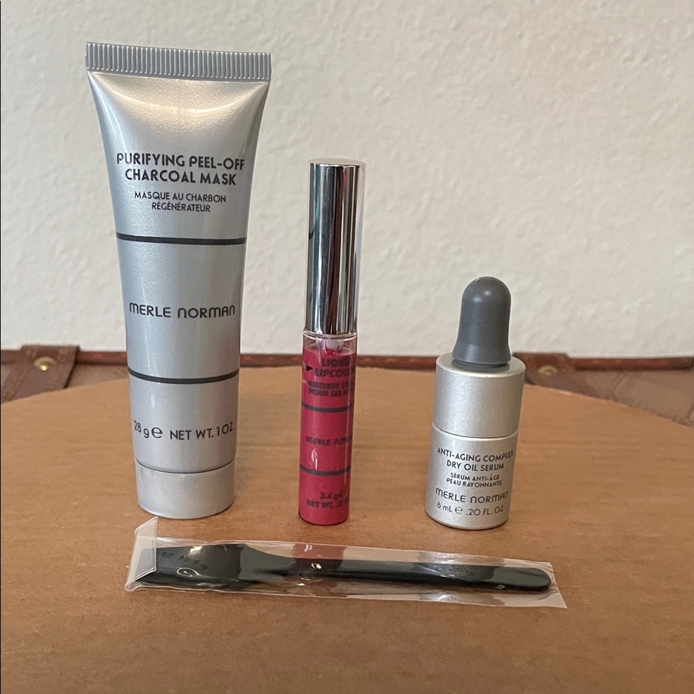 Merle Norman Charcoal Mask and Lip Color Set